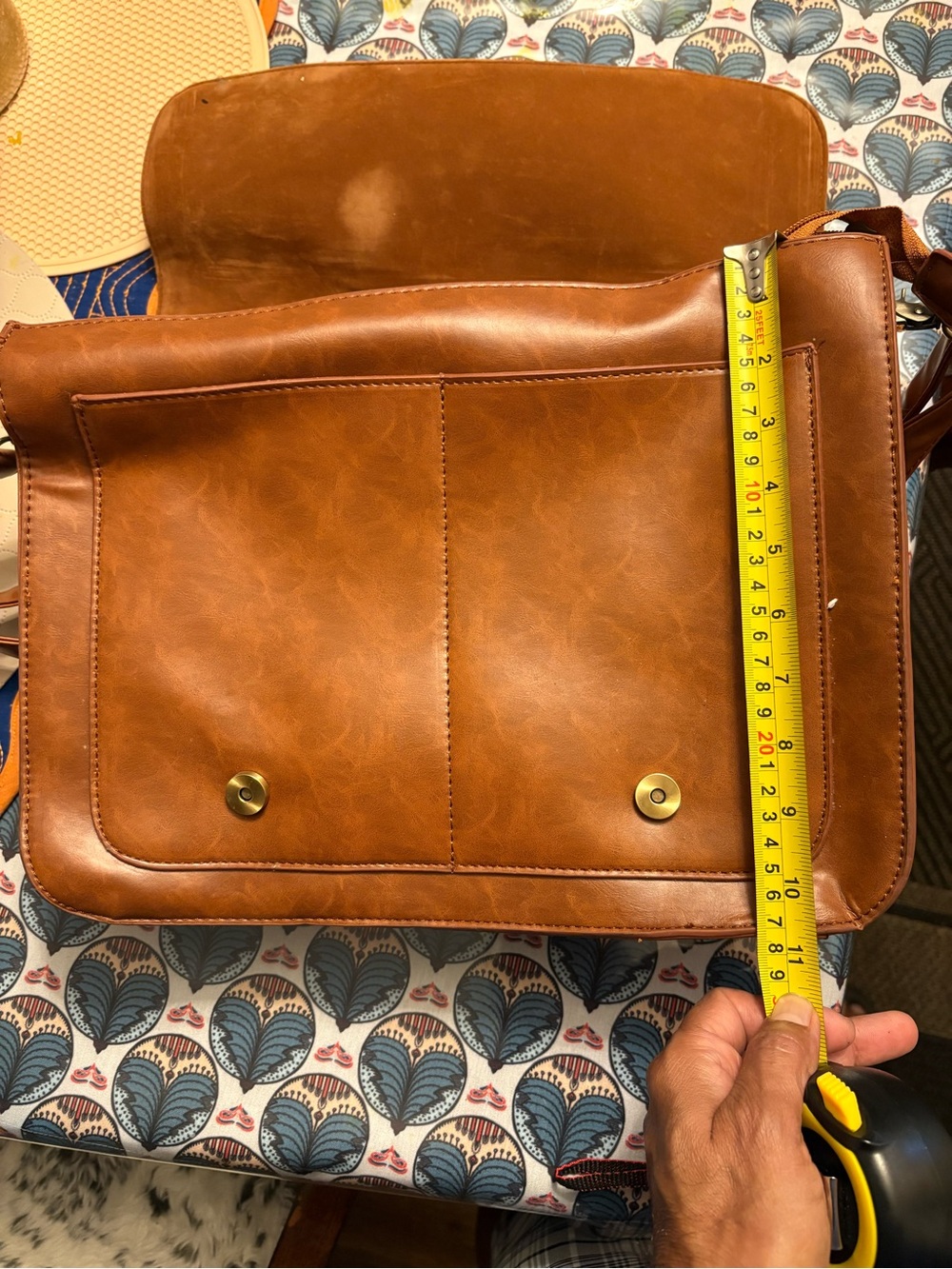 Classic Brown Leather Messenger Bag with Front Pocket